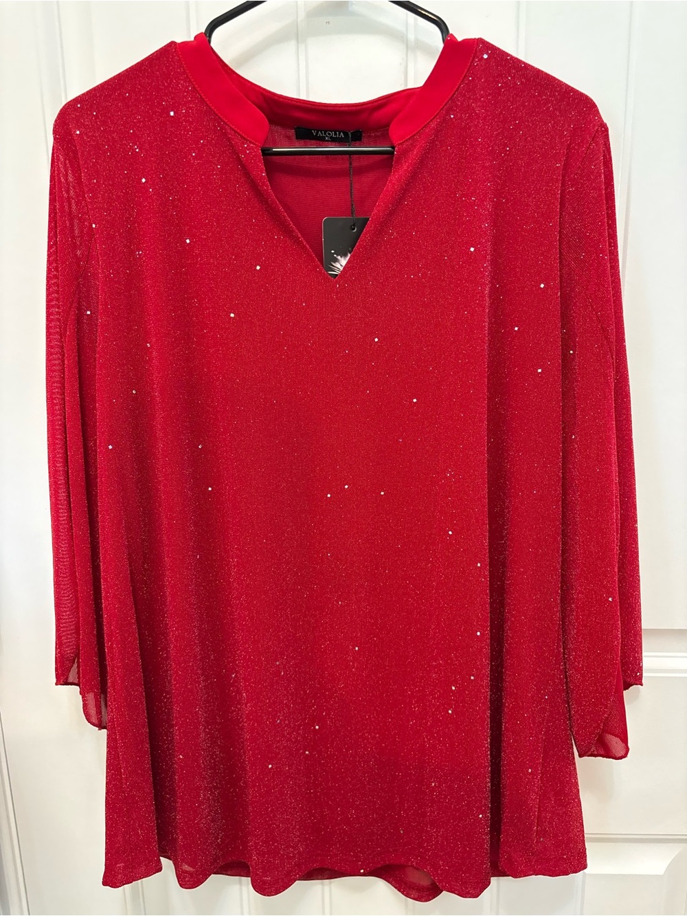 Valolia Red Sparkle V-Neck 3/4 Sleeve Top. Size XL. NWT.